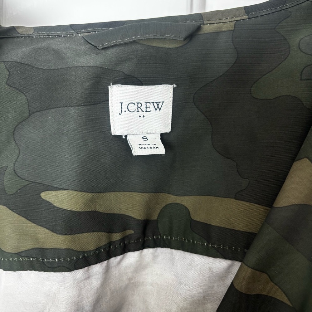 J. Crew Green Camouflage Water Proof Jacket Size Small - Picture 13 of 14